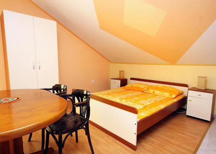 5741a Apartment *